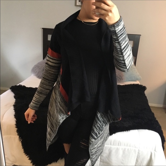 ❤️Black Cardigan❤️ - Picture 3 of 4